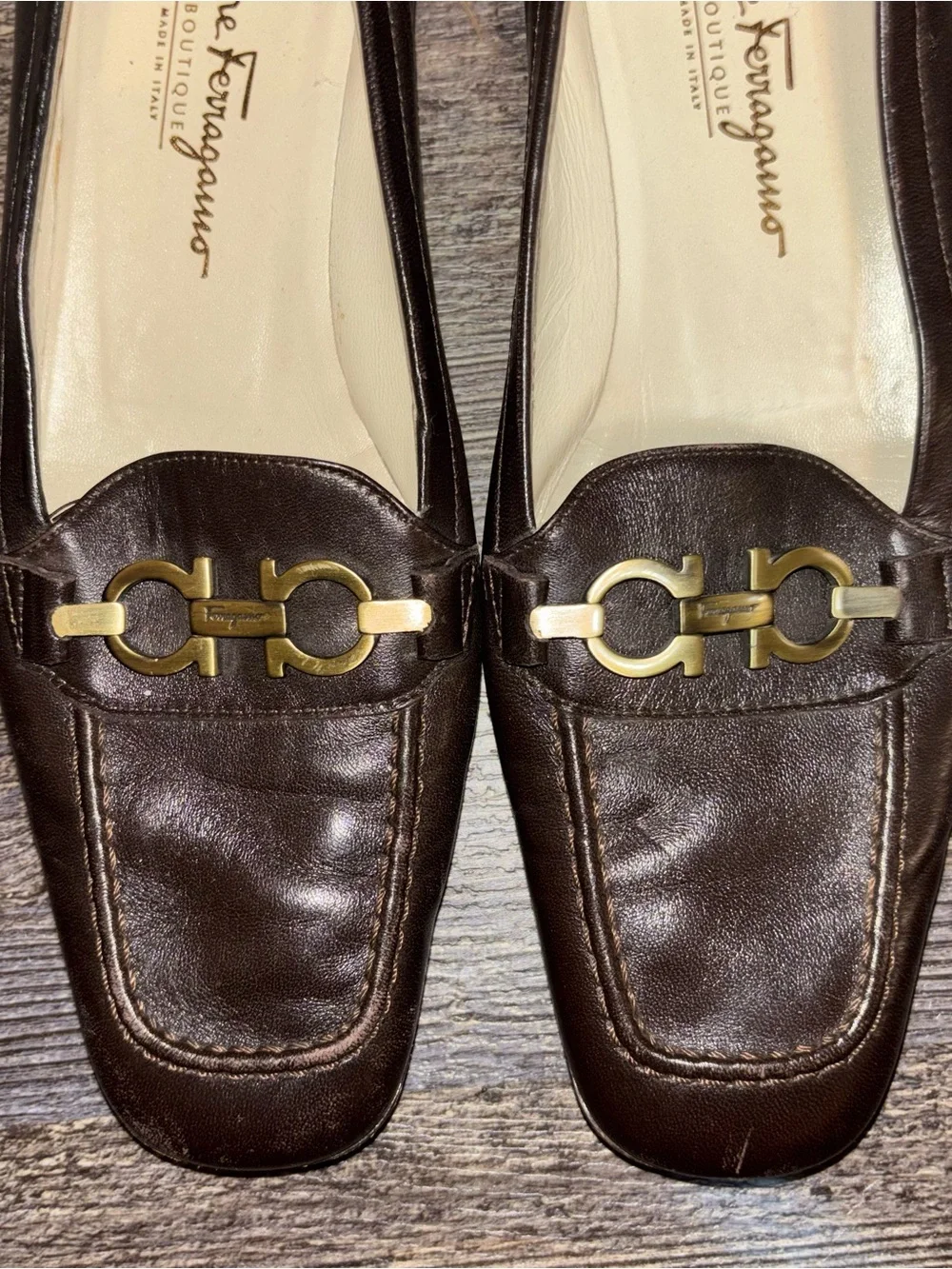 Salvatore Ferragamo Boutique Brown Leather Loafers Gold Gancini Flats lady 9.5AA